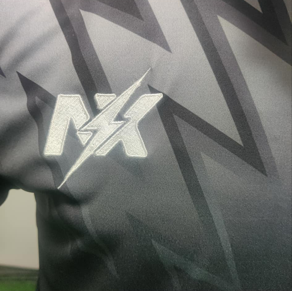 Haft N/X z bliska